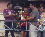 foto_diretor_na_entrega_do_premio_22º_corrida_de_páscoa