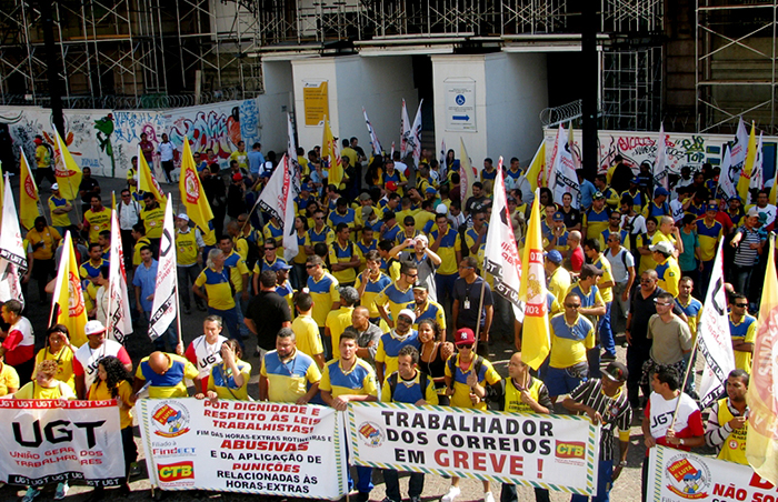 categoria em frente ao predio da AC Central