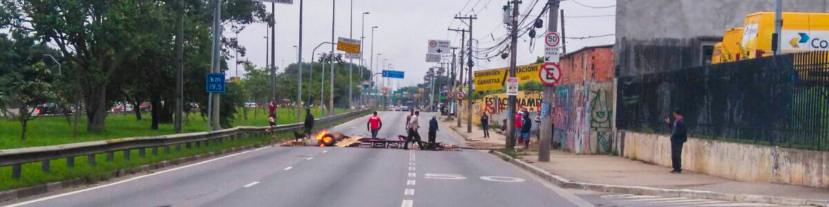 banner_Sintect_sp_ecetistas_paralisam_marginal_tiete_28_04_2017_2